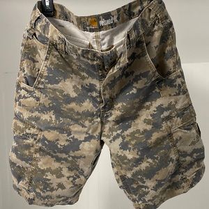 Carhartt camo cargo shorts size 32